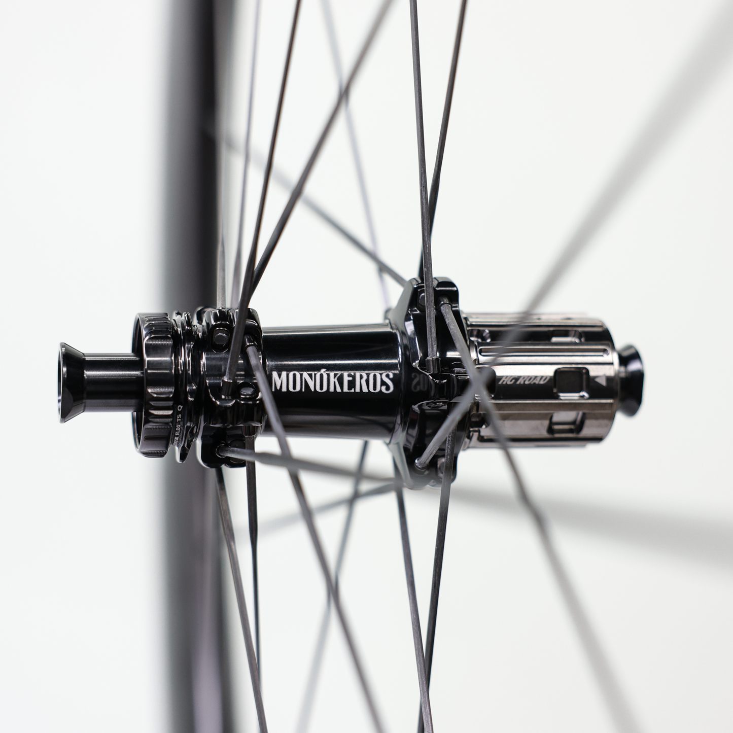 Monókeros Ares — hub detail