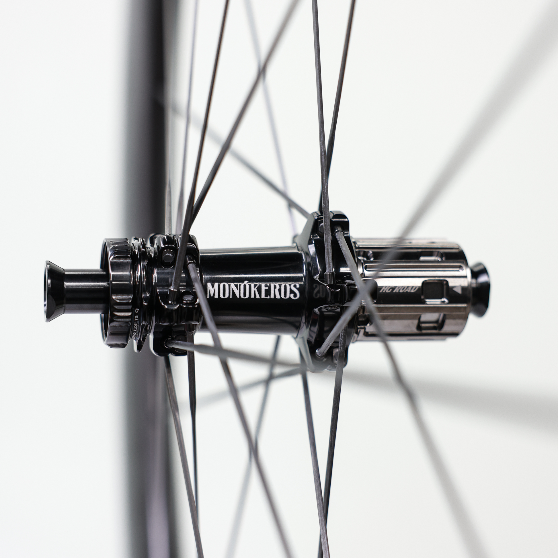 Monókeros Ares — hub detail