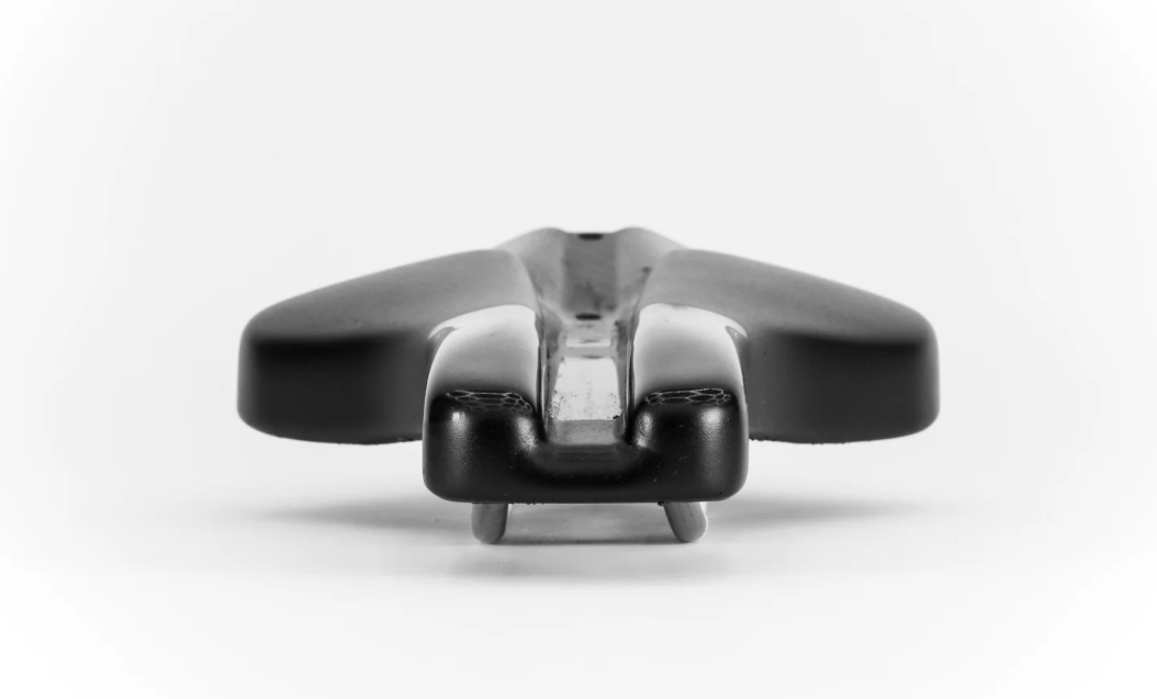 Wove V8 METAL Saddle
